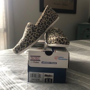 NWT BOBS by Skechers